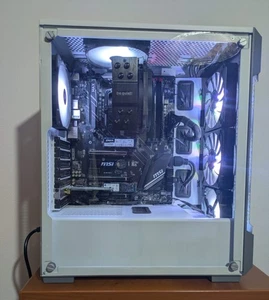 PC Desktop Gaming - Corsair ICU 220T Bianco - MSI Gaming Plus Max - Ryzen 5 - Foto 1 di 6