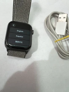 Apple Watch Series 4 44mm Gray Aluminum gps + Cellular Black Sport Band unlocked - Imagen 1 de 5
