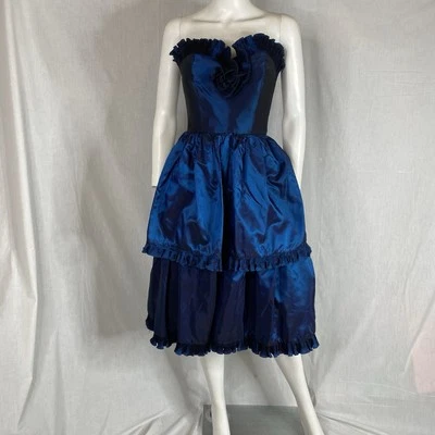 80s 90s VICTOR COSTA Strapless Pleated Ruffle Trim shiny navy size 4 tiered rose - Image 1 of 4