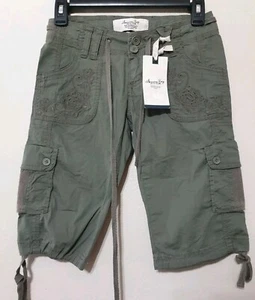 American Rag Cie Y2K Women's Green Embroidered Cargo Bermuda Shorts Size 0 NWT - Picture 1 of 13