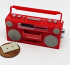 Maison de Poupées Boom Box Radio Cassette Lecteur Tumdee 1:12 Miniature Rouge