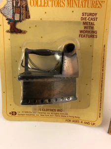 Holly Hobbie Kleidung Eisen Die-Cast Old Fashioned Miniaturen Nr 5 - Bild 1 von 3