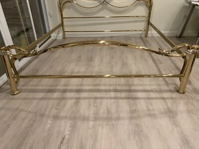 Cama de latón hecha en Italia (lacada pulida) Foto 1 de 3