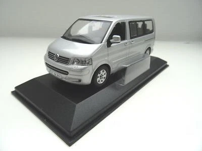 Volkswagen VW T5 Multivan Argento Modellino Minichamps In 1:43 Nuovo 842902107 - Immagine 1 di 4