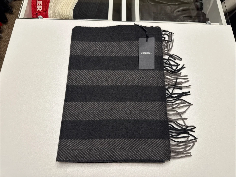 Nordstrom 羊毛羊绒 50/50 混合冬季围巾全新带标签 99 美元 — 第 1/1 张图片