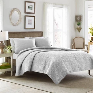 Laura Ashley Felicity 3-teiliges weiches graues Blumenmuster Baumwolle Full/Queen Quilt Set - Bild 1 von 5