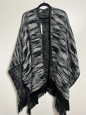 BCBG Maxazria Mantón Tejido Negro Blanco Envoltura Acogedor Suave Talla Única Borde de Cuero $188 Foto 1 de 4