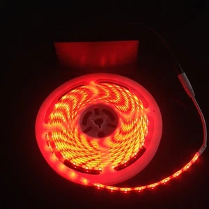 Striscia LED a batteria 5M Star Gazing telescopica asta bandiera palo luce rossa - Foto 1 di 1