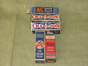 5 Vintage Spark Plug Empty Boxes ~ 3 Champion ~ 1 Reflex ~ AC ~ Man Cave Items - Picture 1 of 6