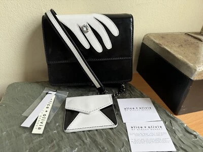 ALICE +OLIVIA by STACEY BENDET EVENING RING MESSENGER BAG CLUTCH BLACK SMALL - Image 1 of 4