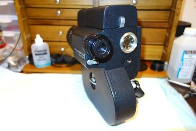CANON SCOOPIC 16M 16MM MOVIE CAMERA W/ Case Zoom lens, handgrip VERYNice looking - Image 1 of 4