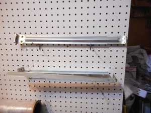 LOT 2 SETS ARISTA ASASY-00247-04 & ASMTL-00254-03 SWITCH RACK RACKMOUNT RAILS - Photo 1/2