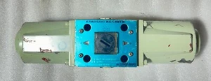 KAWASAKI REXROTH 4WE10J-10L0/LG24 NDL-L70 HYDRAULIC VALVE - Picture 1 of 10