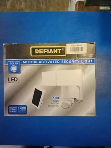 Defiant 180° White Motion Sensing Security Light Solar Powered LED 1400 Lumens - Picture 1 of 5