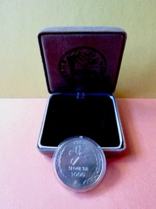 Boxed 1983 KOREA SOUTH 1000 WON DRUMMER BU PROOF-LIKE 1988 SEOUL OLYMPICS Cu-Ni - Picture 1 of 6