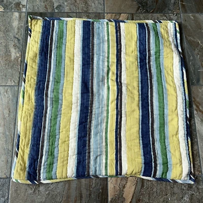 Almohada acolchada a rayas Pine Cone Hill "Estribor" europea 25,5" x 26" farsa Foto 1 de 4