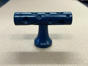 Turnstyle Designs Amalfine Turnstyle Punto Azul T Tirador Cajón Tirador Y1152 - Imagen 1 de 10