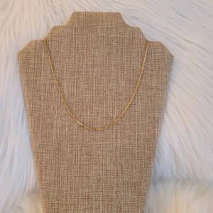 Vintage Avon Dainty Necklace Gold Tone Link Chain Minimalist Signed 12053 - Picture 1 of 7