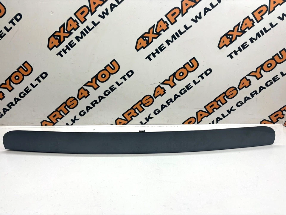 2009 PEUGEOT 207 1.4 PETROL TAILGATE TRIM WITH OPENING HANDLE - Image 1 of 4