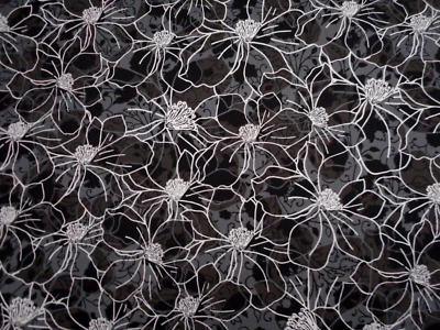 Tela Edredón 1 1/4 Yarda Blanco y Negro Floral Sobre Gris Algodón Premium De Colección Foto 1 de 2