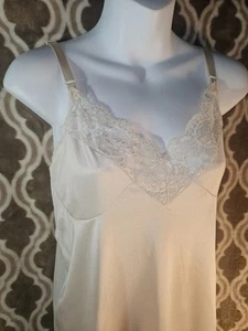 VTG. JC PENNEY  FULL SLIP SIZE 36 USA MADE 100% ANTRON III NYLON - Picture 1 of 10