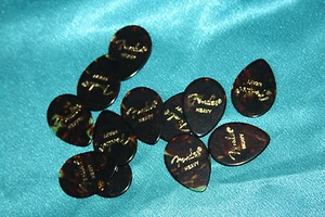 Fender 354 Shape Heavy Gauge Tortoise Shell Picks, 12 Pack, MPN 0980354900 - Picture 1 of 4