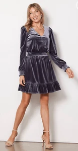 Evereve Fiona Velvet Dress SZ XS Blue Gray Tiered Pockets Long Sleeve V Neck - Picture 1 of 8