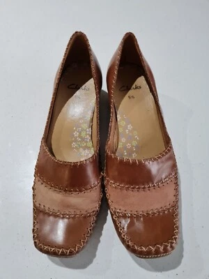 Clarks Tan Leather Slip On Low Wedge Shoes Stitch Detailing Size 5.5 - Image 1 of 4