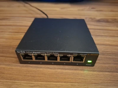 Switch de Ethernet Gerenciado Inteligente Fácil TP-Link TL-SG105E 5 Portas Gigabit com PSU - Imagem 1 de 4