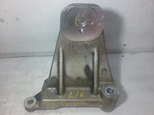 2003-2006 Kia Sorento 3.5L Left Front Motor Mount Bracket (M132) - Picture 1 of 5