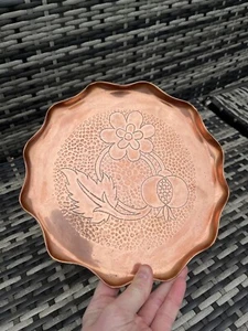 ARTS & CRAFTS STYLE BEATEN FLORAL LEAF FLUTED COPPER TRAY PLATE PLAQUE VINTAGE - Picture 1 of 10