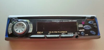 Receptor de CD estéreo para automóvil AIWA CDC-X407 SOLO cara desmontable Foto 1 de 3