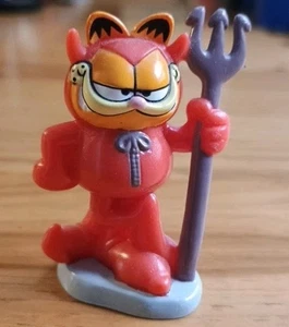 Vintage Halloween Garfield In Red Devil Costume Pitchfork PVC Figurine Paws 2" - Picture 1 of 2