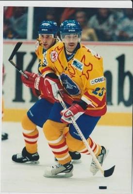 18  Pressefotos von erfolgreichen Eishockeyspieler der   * Düsseldorfer EG * - Bild 1 von 4