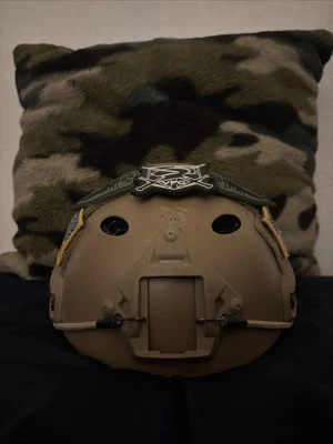 Este casco de Airsoft por solo $20 (lo compré por 60) NO VIENE SIN PARCHES�� Foto 1 de 4