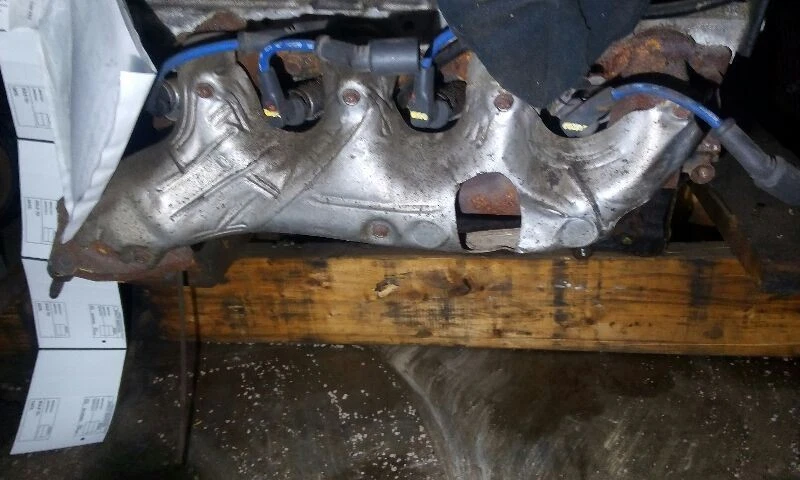 99-16 GMC Sierra 2500 Pickup Left Driver Exhaust Manifold 6.0 Liter - Image 1 of 4