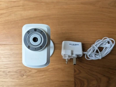 D-Link DCS-932L Wireless Day/Night Cloud IP Camera Motion Detect Surveillance UK - Image 1 of 4