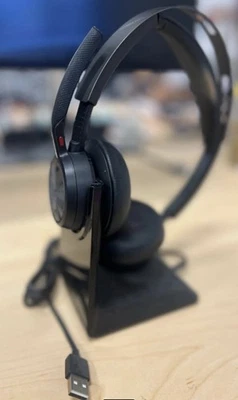 Poly Headset Voyager Focus 2 USB A With Charge Stand Model VFOCUS2 - Image 1 of 4
