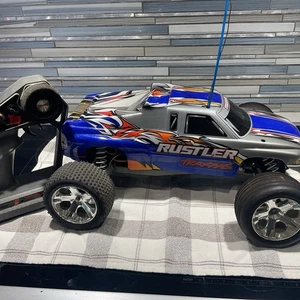 Traxxas 2wd Rustler With Remote - Bild 1 von 11