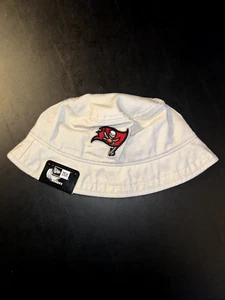New Era Tampa Bay Buccaneers Adulto Mujer Verano Cubo Sombrero Rosa Bajo Ala - Imagen 1 de 6
