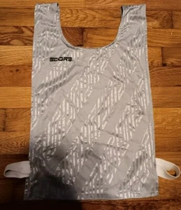 11 Scrimmage Vests Pinnies Soccer Silver Score - Picture 1 of 2