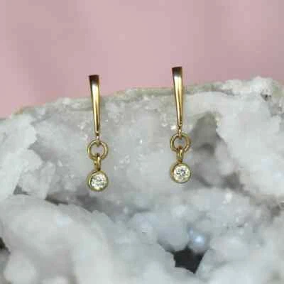 Conjunto de aretes nupciales con bisel colgante/gota de diamantes creados en laboratorio acabado en oro amarillo de 14 K Foto 1 de 4