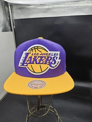 Gorra Mitchell & Ness Los Angeles LA Lakers Snapback púrpura/amarillo/logo XL Foto 1 de 4
