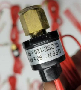 Pressure Switch BLPS-YKL04 048-090H120H - NEW OLD STOCK - - Picture 1 of 2