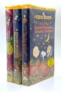 CHARLIE BROWN NEW SEALED GREAT PUMPKIN / NEW YEAR / THANKSGIVING VHS CLAMSHELLS - Imagen 1 de 1
