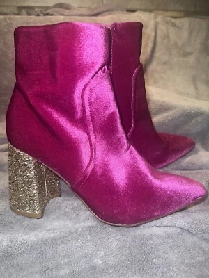 Betsey Johnson Kacey 粉色洋红色天鹅绒闪光高跟鞋尖头 7.5 — 第 1/4 张图片