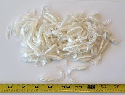 Paquete de 100 larvas de cola triple punta color blanco perla de 2 pulgadas Foto 1 de 2