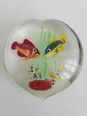 Pisapapeles corazón acuario arte cristal de Murano excelente de colección etiqueta original pez rojo azul Foto 1 de 4