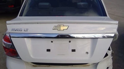 2011 Chevrolet Aveo Trunk Lid with Spoiler - Used, Local Pickup Only Foto 1 de 4