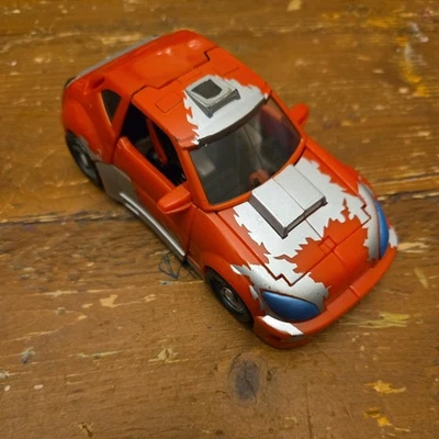 Transformers Universe 2006 Classic Series Cliffjumper Autobot incompleto Foto 1 de 4